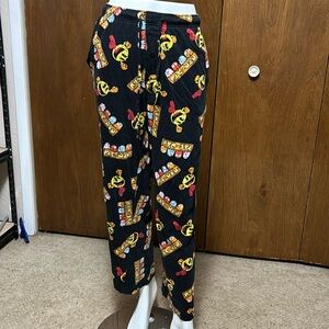 Men’s Pac-Man pajama pants in size small